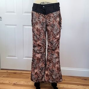 Betty Rides insulated ski pants, leopard print, size medium